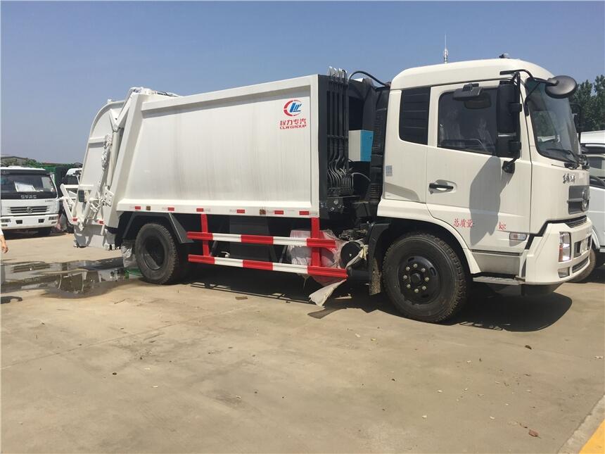 郴州市福田小型壓縮垃圾車批發價出售_福田馭菱勾臂垃圾車